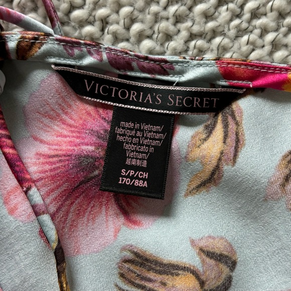Victoria Secret slip dress/ night gown - Picture 2 of 3